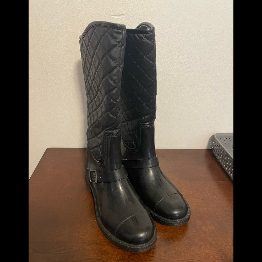 Merona rain boots. Size 7US. Black. Leather.